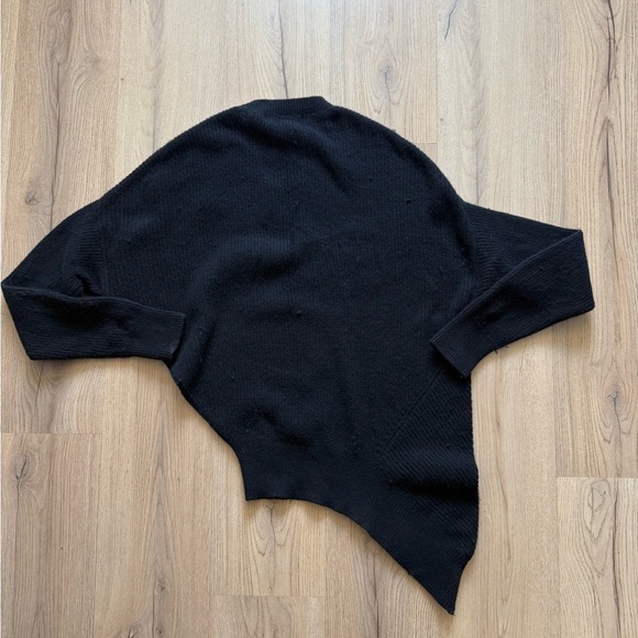 Roucha Asymmetrical Women’s Black Sweater - Picture 3 of 3